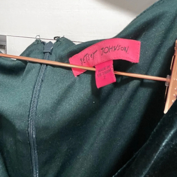 Betsy Johnson Green velour velvet style size 2 in excellent like new condition - Picture 5 of 5